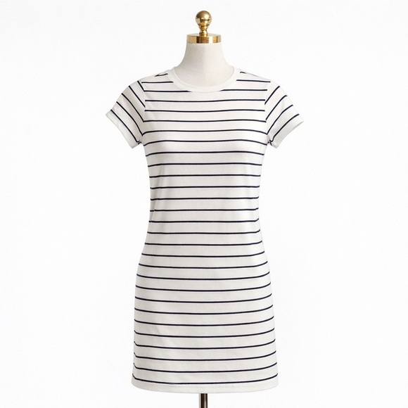 Lulus Dresses & Skirts - Lulus Cafe Society black and cream striped t-shirt dress SZ XXS​​